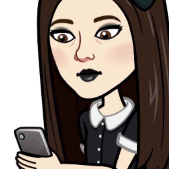 Poshmark profile picture for @vaccination